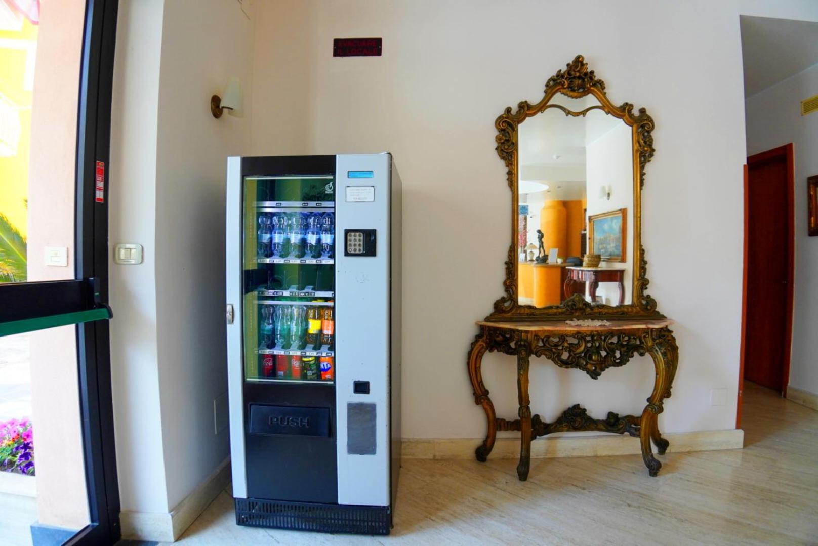 New Hotel Sonia سانتا ماريا دي كاستيلاباتي المظهر الخارجي الصورة