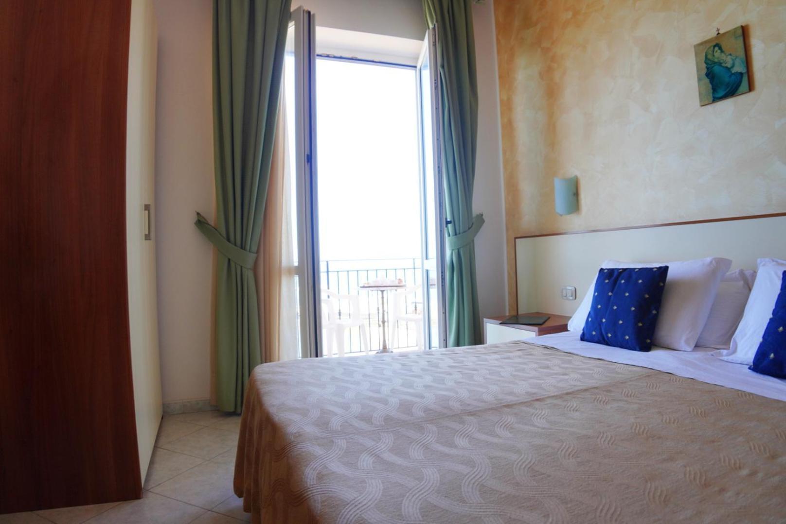New Hotel Sonia سانتا ماريا دي كاستيلاباتي المظهر الخارجي الصورة